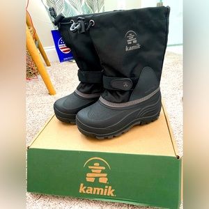 Kids Kamik snow boots NWT size 12